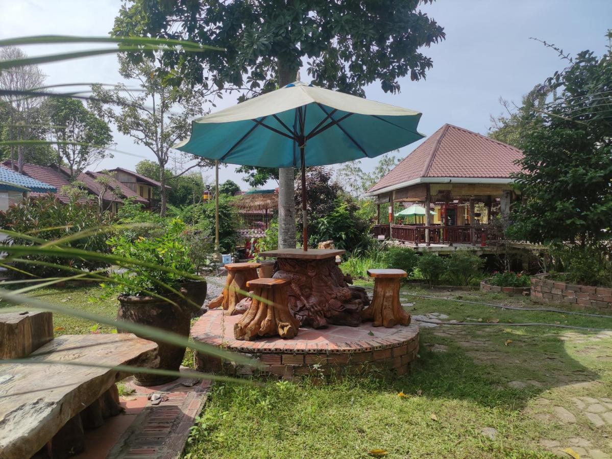Brown House Resort Cần Thơ Exterior foto
