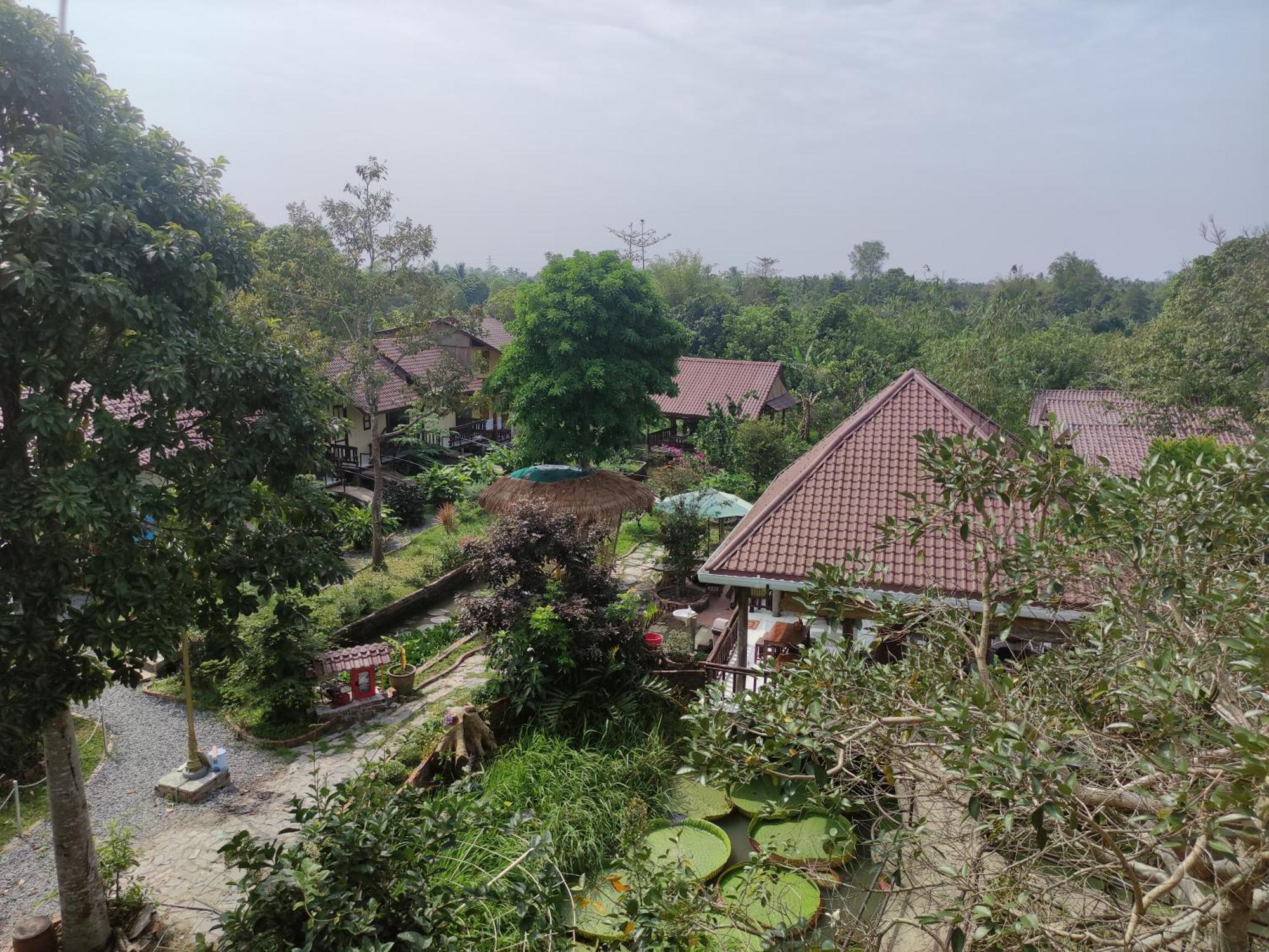 Brown House Resort Cần Thơ Exterior foto