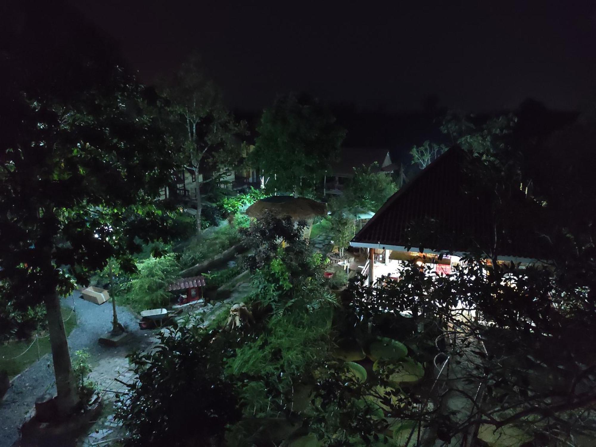 Brown House Resort Cần Thơ Exterior foto